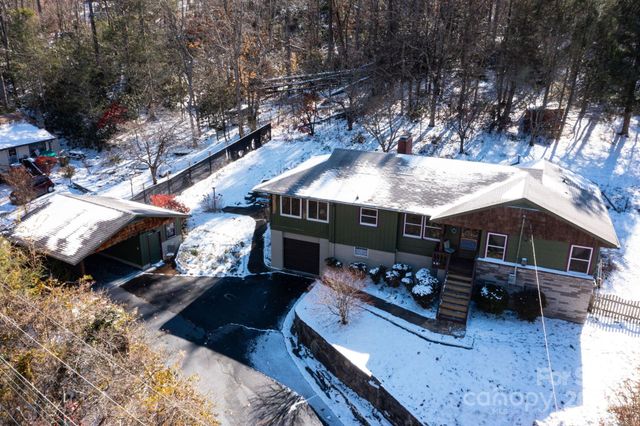 1115 Bee Tree Road, Swannanoa, NC 28778