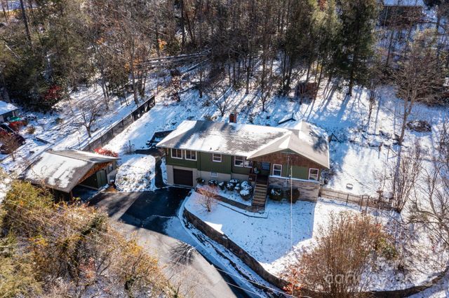 1115 Bee Tree Road, Swannanoa, NC 28778