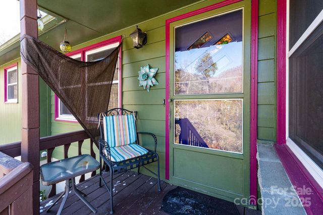 1115 Bee Tree Road, Swannanoa, NC 28778