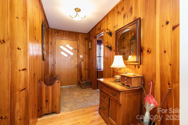 1115 Bee Tree Road, Swannanoa, NC 28778