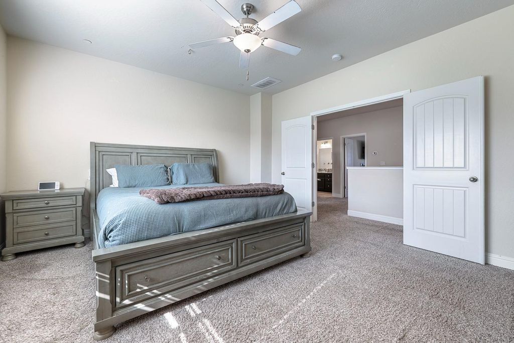 Image 14 of property listing at 6883 E Robinson Avenue, Fresno, CA 93727