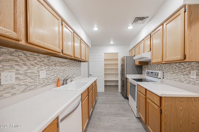 428 E FREMONT Drive, Tempe, AZ 85282