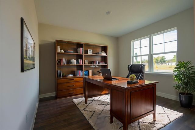 834 N JOANNA AVENUE, Tavares, FL 32778