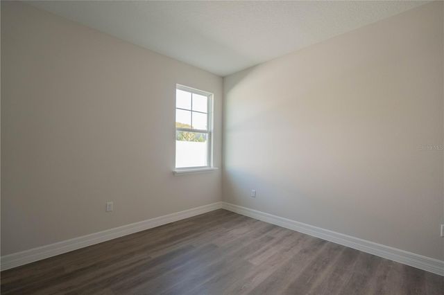 834 N JOANNA AVENUE, Tavares, FL 32778