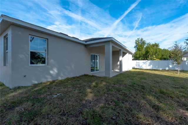 834 N JOANNA AVENUE, Tavares, FL 32778