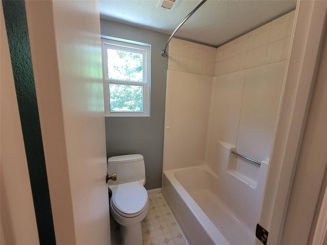 512 County Road 337, Cleveland, TX 77327