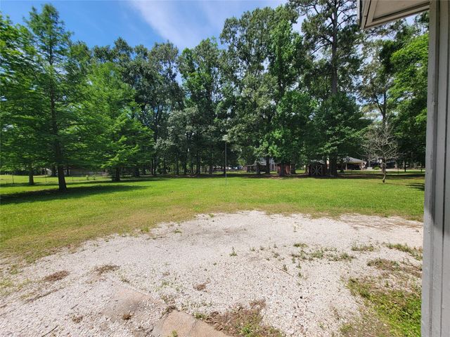 512 County Road 337, Cleveland, TX 77327