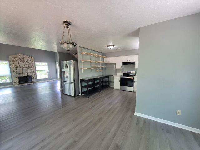 512 County Road 337, Cleveland, TX 77327