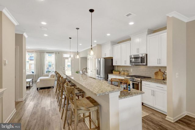45210 LETTERMORE SQ, Sterling, VA 20166
