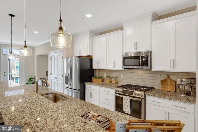 45210 LETTERMORE SQ, Sterling, VA 20166