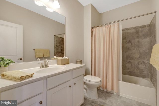 45210 LETTERMORE SQ, Sterling, VA 20166