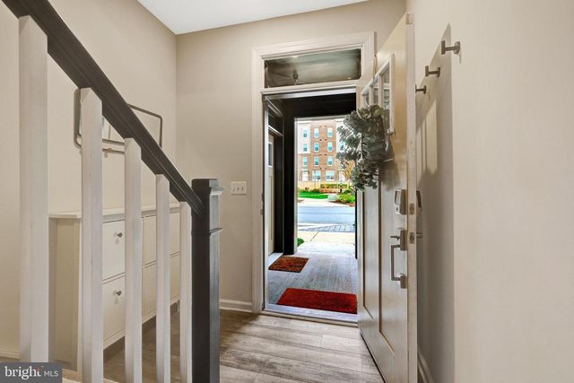 45210 LETTERMORE SQ, Sterling, VA 20166