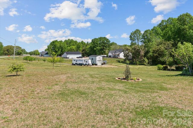 355 Cal Kennedy Road, Cleveland, NC 27013