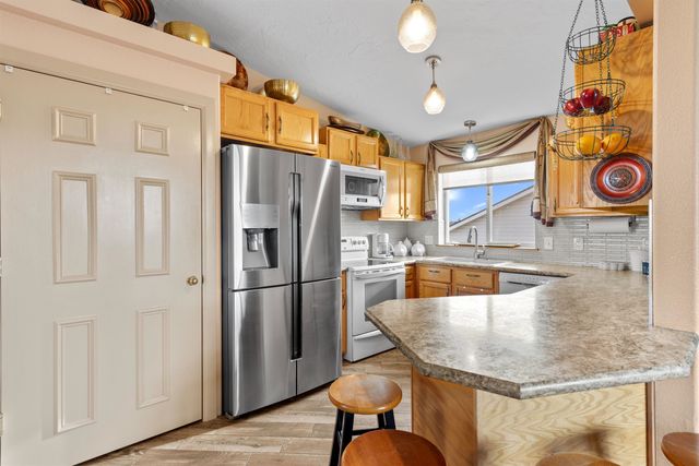 730 E Kathy Lee Ave, Medical Lake, WA 99002