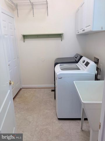 2178 HARITHY DR, Dunn Loring, VA 22027