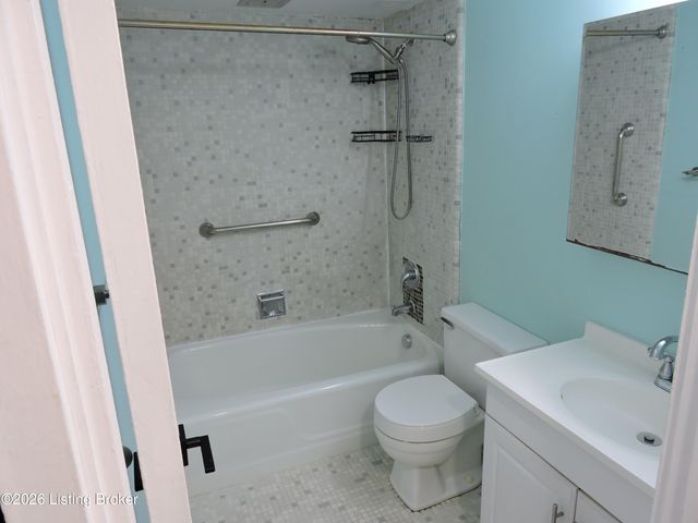 1040 Cherokee Rd APT A1, Louisville, KY 40204