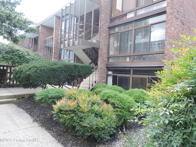 1040 Cherokee Rd APT A1, Louisville, KY 40204