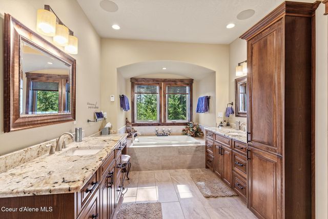 1122 S FOUR WINDS RD, Coeur D'alene, ID 83814