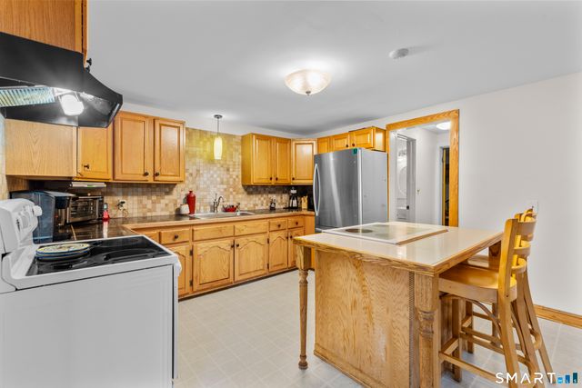 5 Van Rose Drive, North Haven, CT 06473