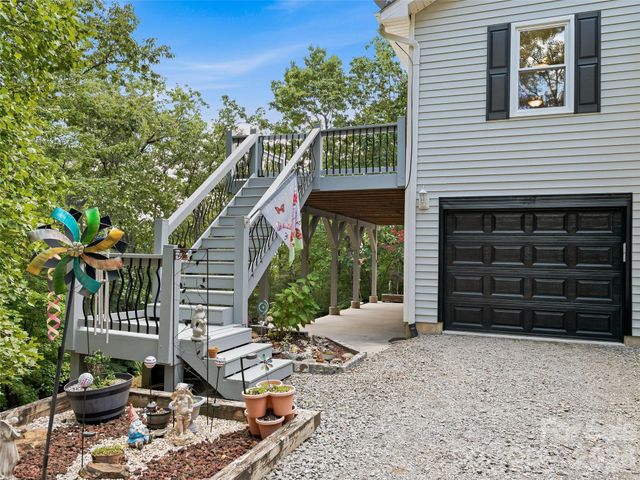 524 Lookout Drive, Pisgah Forest, NC 28768
