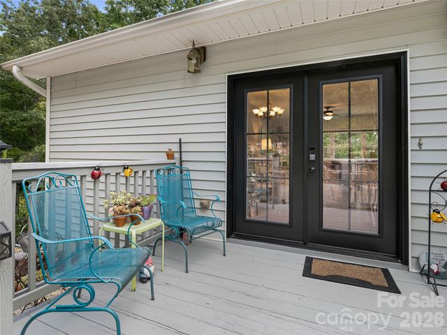 524 Lookout Drive, Pisgah Forest, NC 28768