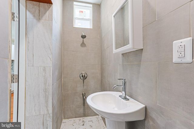 802 W RITNER ST, Philadelphia, PA 19148