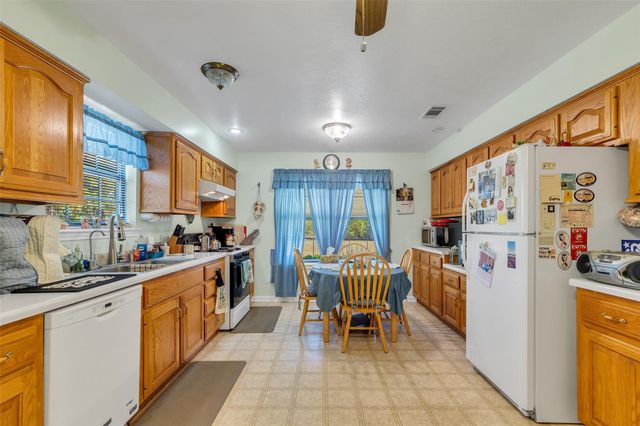 13833 N Highway 75, Willis, TX 77378