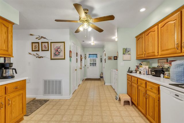 13833 N Highway 75, Willis, TX 77378