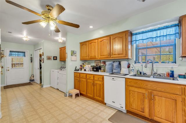 13833 N Highway 75, Willis, TX 77378