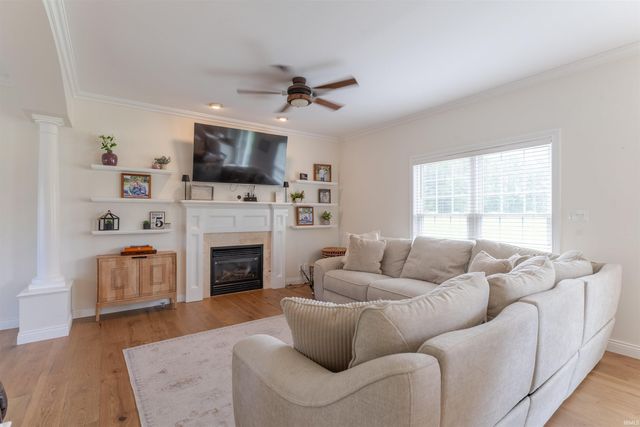 6555 Oakland Court, Newburgh, IN 47630