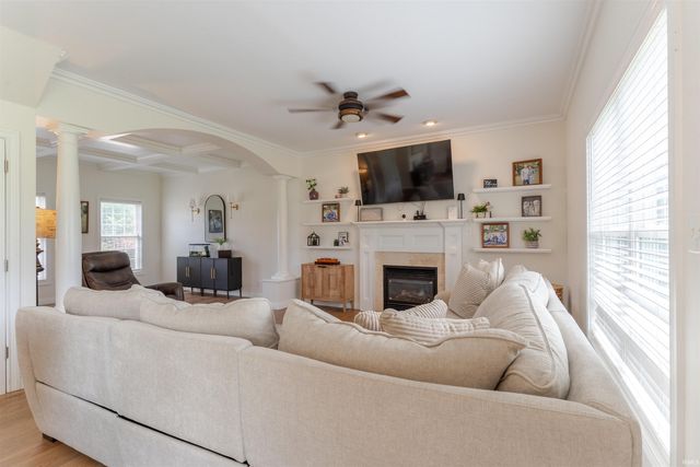 6555 Oakland Court, Newburgh, IN 47630