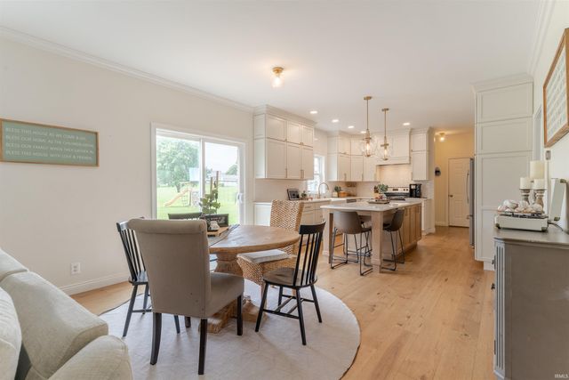 6555 Oakland Court, Newburgh, IN 47630