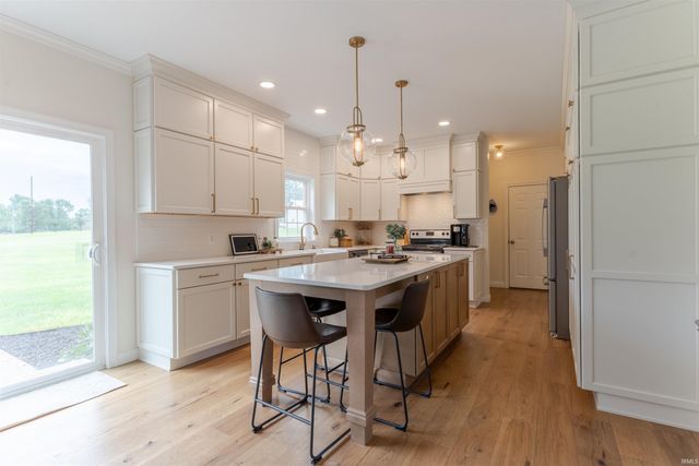 6555 Oakland Court, Newburgh, IN 47630