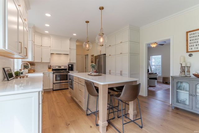 6555 Oakland Court, Newburgh, IN 47630