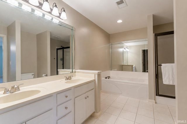 6555 Oakland Court, Newburgh, IN 47630