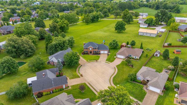 6555 Oakland Court, Newburgh, IN 47630