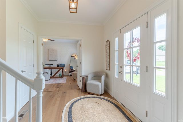 6555 Oakland Court, Newburgh, IN 47630