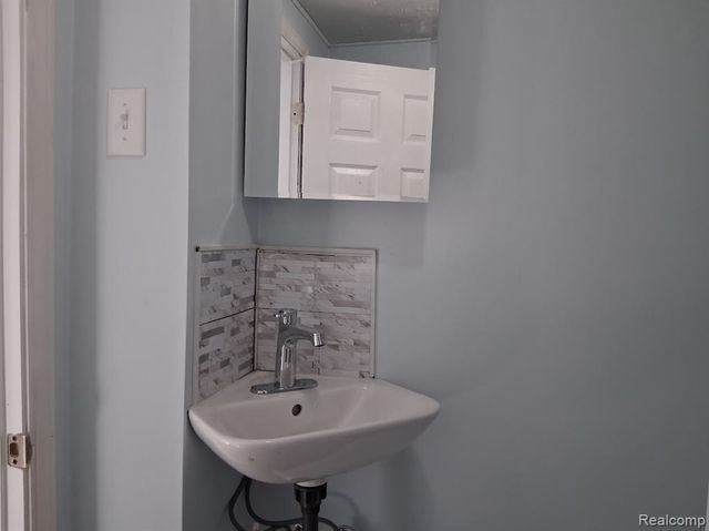 1292 Howard Street, Mount Morris, MI 48458