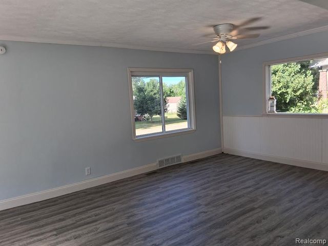 1292 Howard Street, Mount Morris, MI 48458