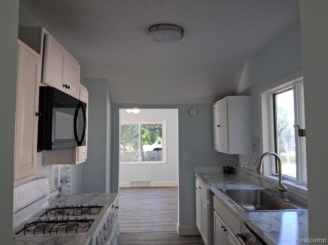 1292 Howard Street, Mount Morris, MI 48458