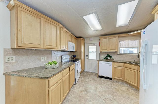 52 BLACKBEARD LANE, Nokomis, FL 34275