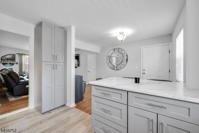 66 Knox Ter, Wayne Twp., NJ 07470