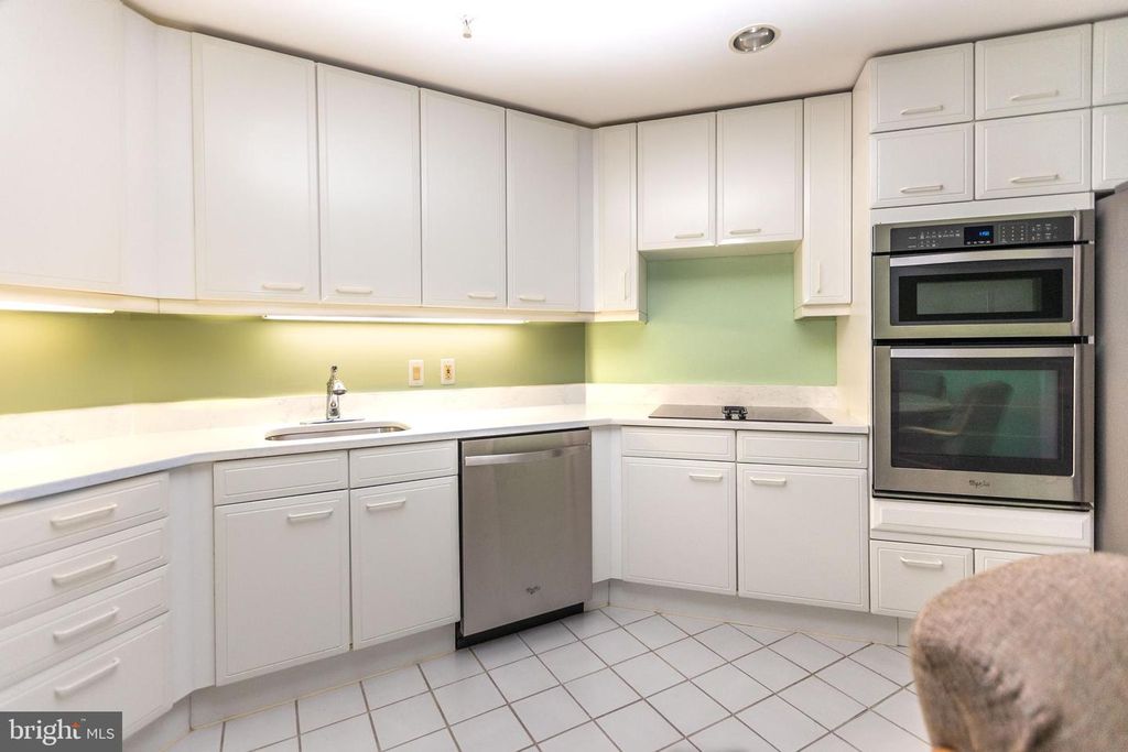Image 23 of property listing at 3801 CANTERBURY RD #816, Baltimore, MD 21218