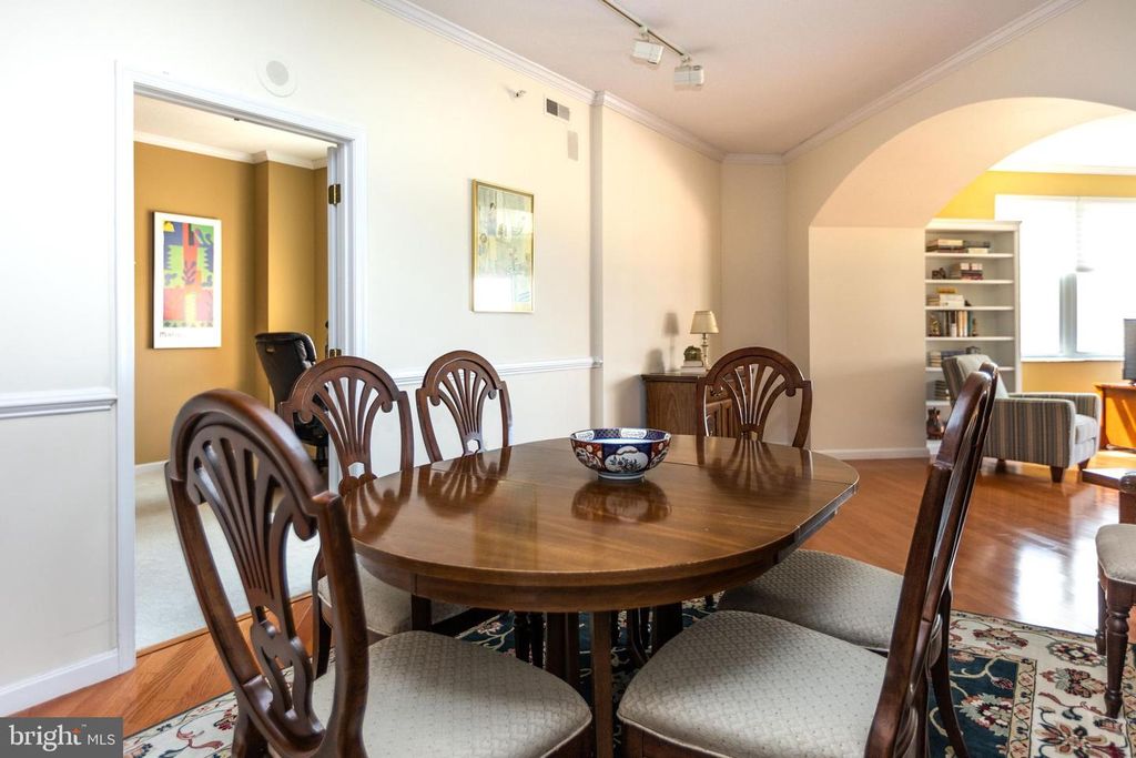 Image 5 of property listing at 3801 CANTERBURY RD #816, Baltimore, MD 21218
