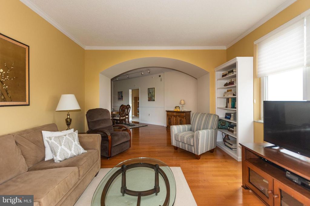 Image 9 of property listing at 3801 CANTERBURY RD #816, Baltimore, MD 21218