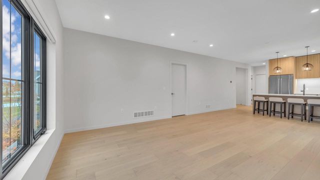 513 Meadow CIRCLE E, Kohler, WI 53044