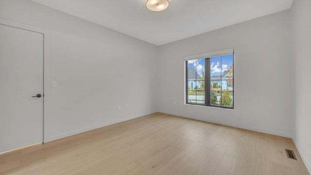 513 Meadow CIRCLE E, Kohler, WI 53044