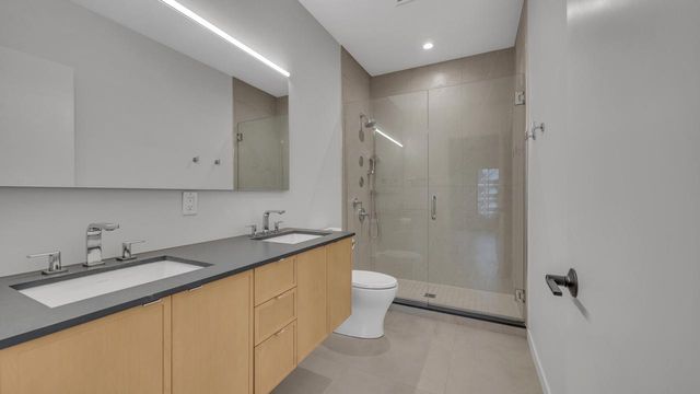 513 Meadow CIRCLE E, Kohler, WI 53044