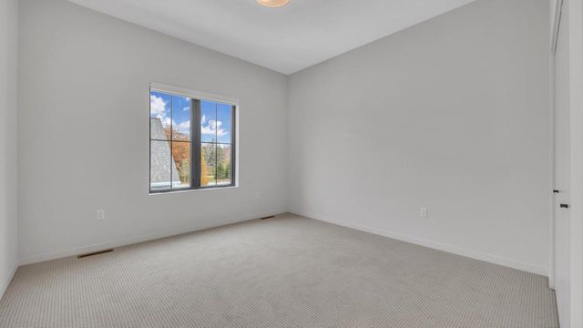 513 Meadow CIRCLE E, Kohler, WI 53044