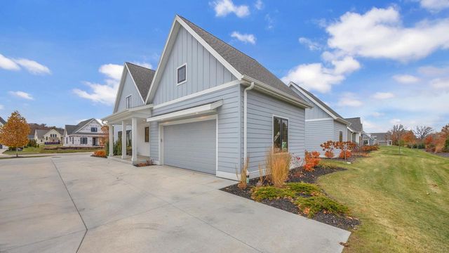 513 Meadow CIRCLE E, Kohler, WI 53044